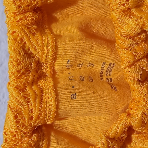 Off shoulder, top - Picture 2 of 2